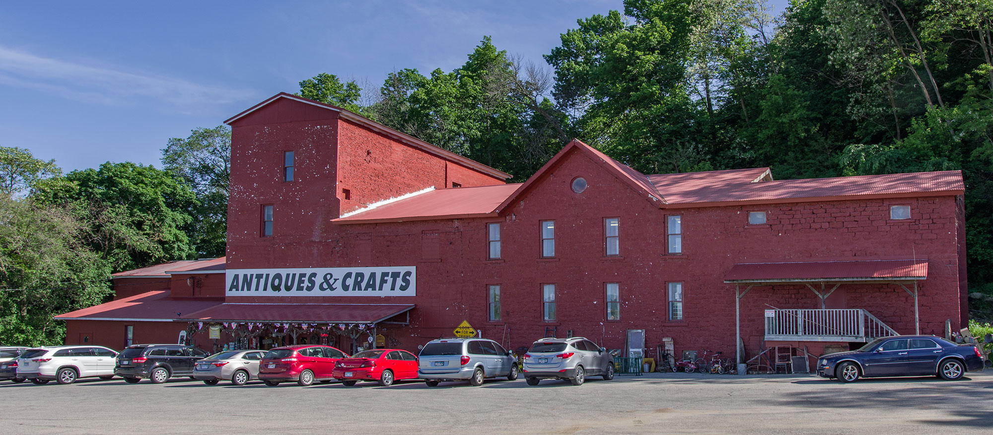 Treasures Under Sugar Loaf - Antiques, Collectible, Crafts - Winona, MN