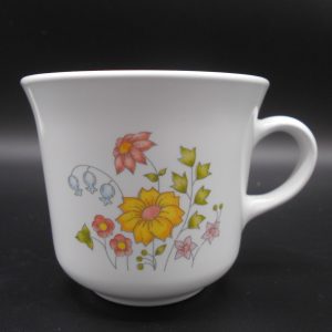 corelle-meadow-cup-1-dj-treasures-under-sugar-loaf-winona-minnesota-antiques-collectibles-crafts