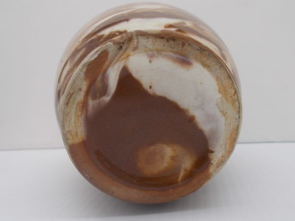 brown-white-vase-4-dj-treasures-under-sugar-loaf-winona-minnesota-antiques-collectibles-crafts