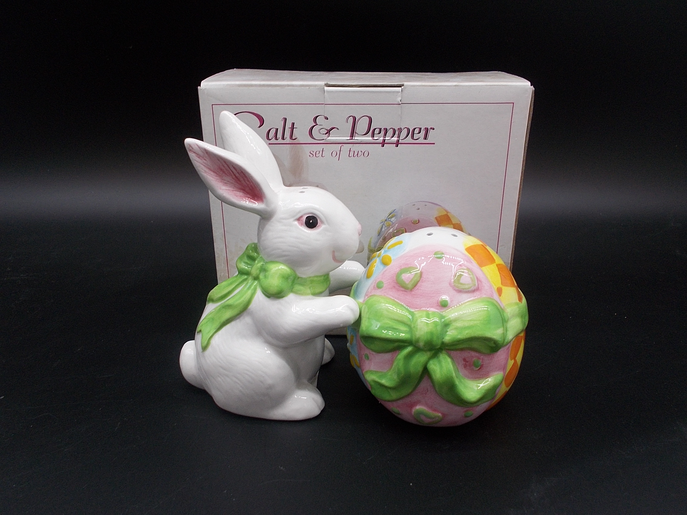 Williams Sonoma Easter Sculptural Bunny Salt & Pepper Shakers New in box 