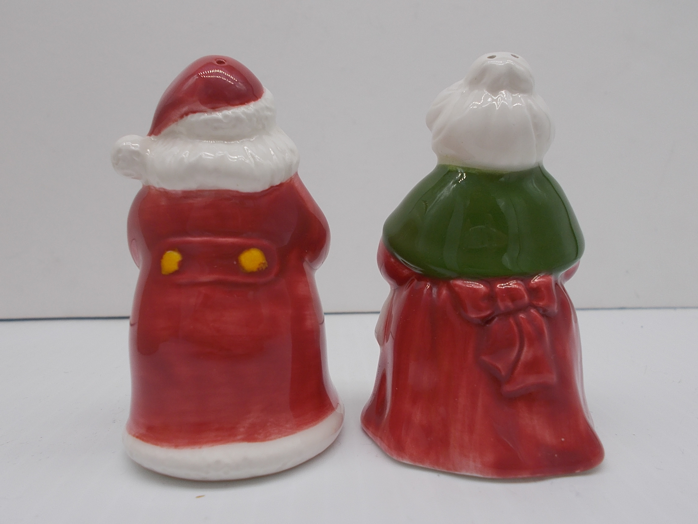 Mr. & Mrs. Santa Claus Salt & Pepper Shakers w/ Box – Treasures Under Sugar  Loaf – Antiques, Collectibles, Home Decor and More